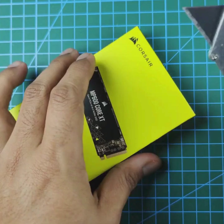 Corsair MP600 CORE XT NVMe SSD unboxing